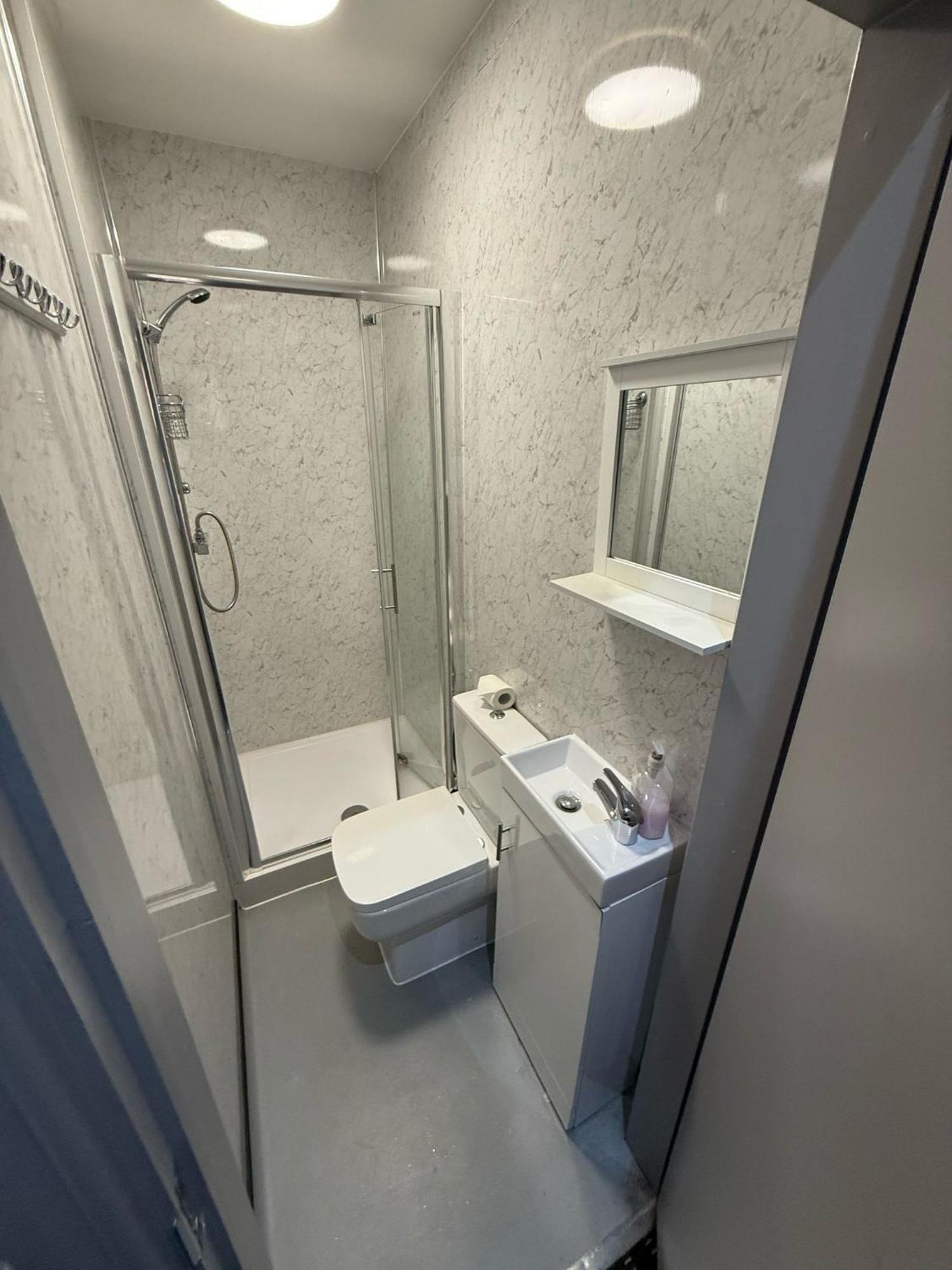 Landcross Co-living - Private Self-cater *