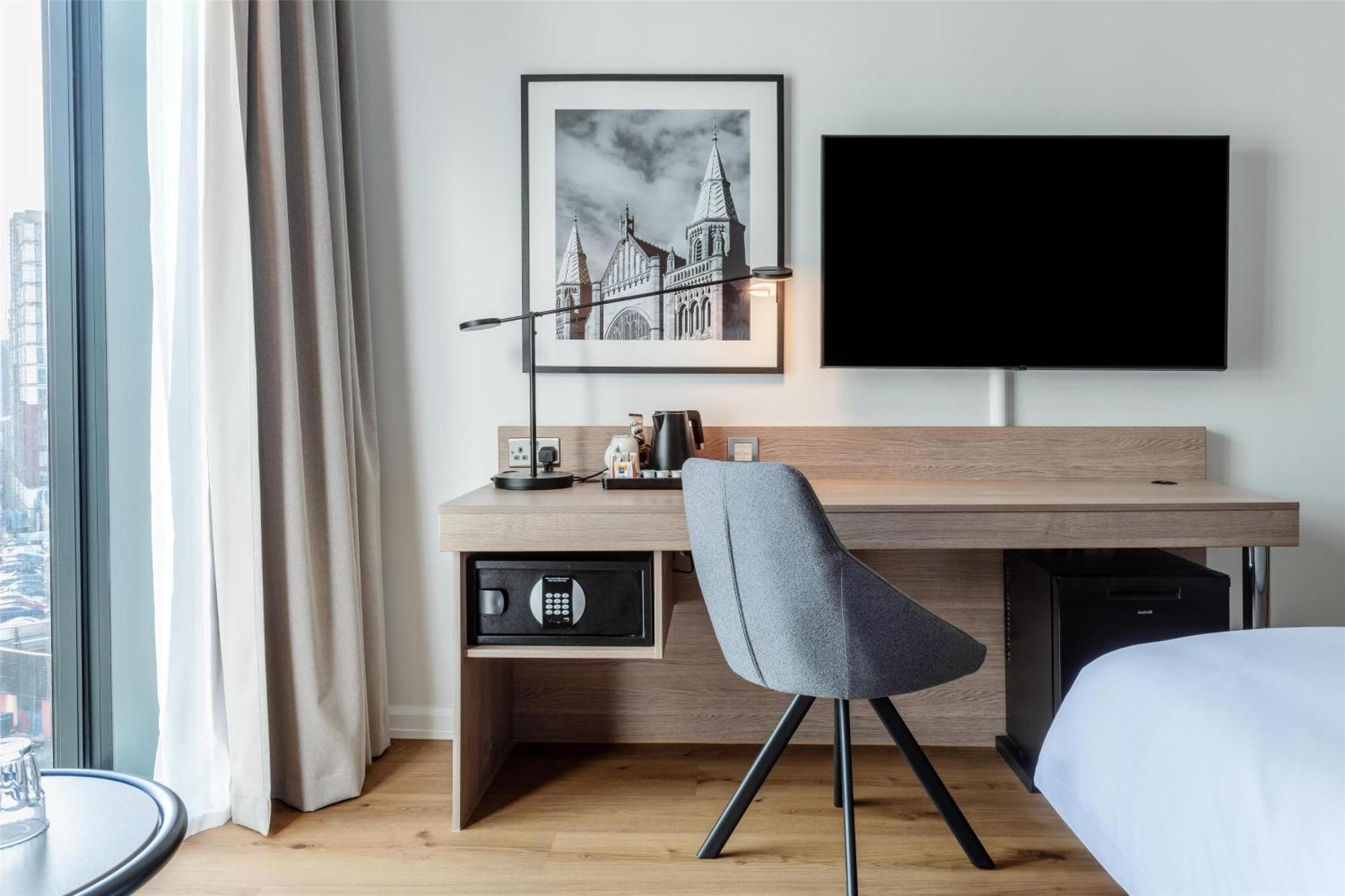 Radisson Hotel Manchester City Centre, A Verified Net Zero Hotel Manchester