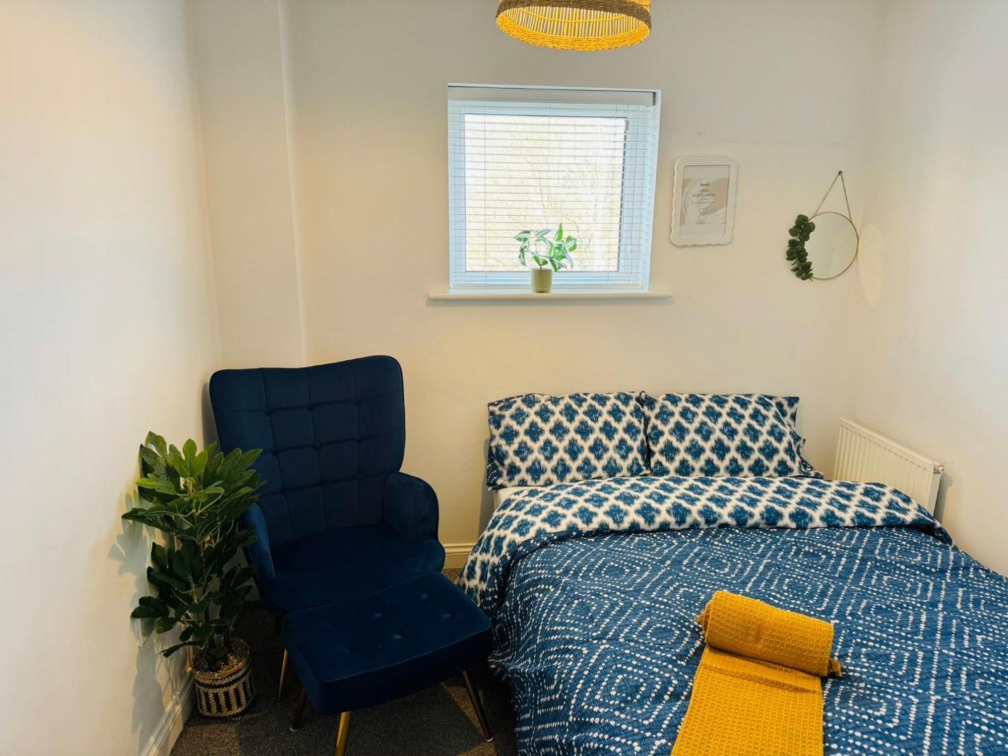 Modern Rooms In 4-Bed House - Walking Distance To Coop Live ,Etihad, Ancoats And City Centre