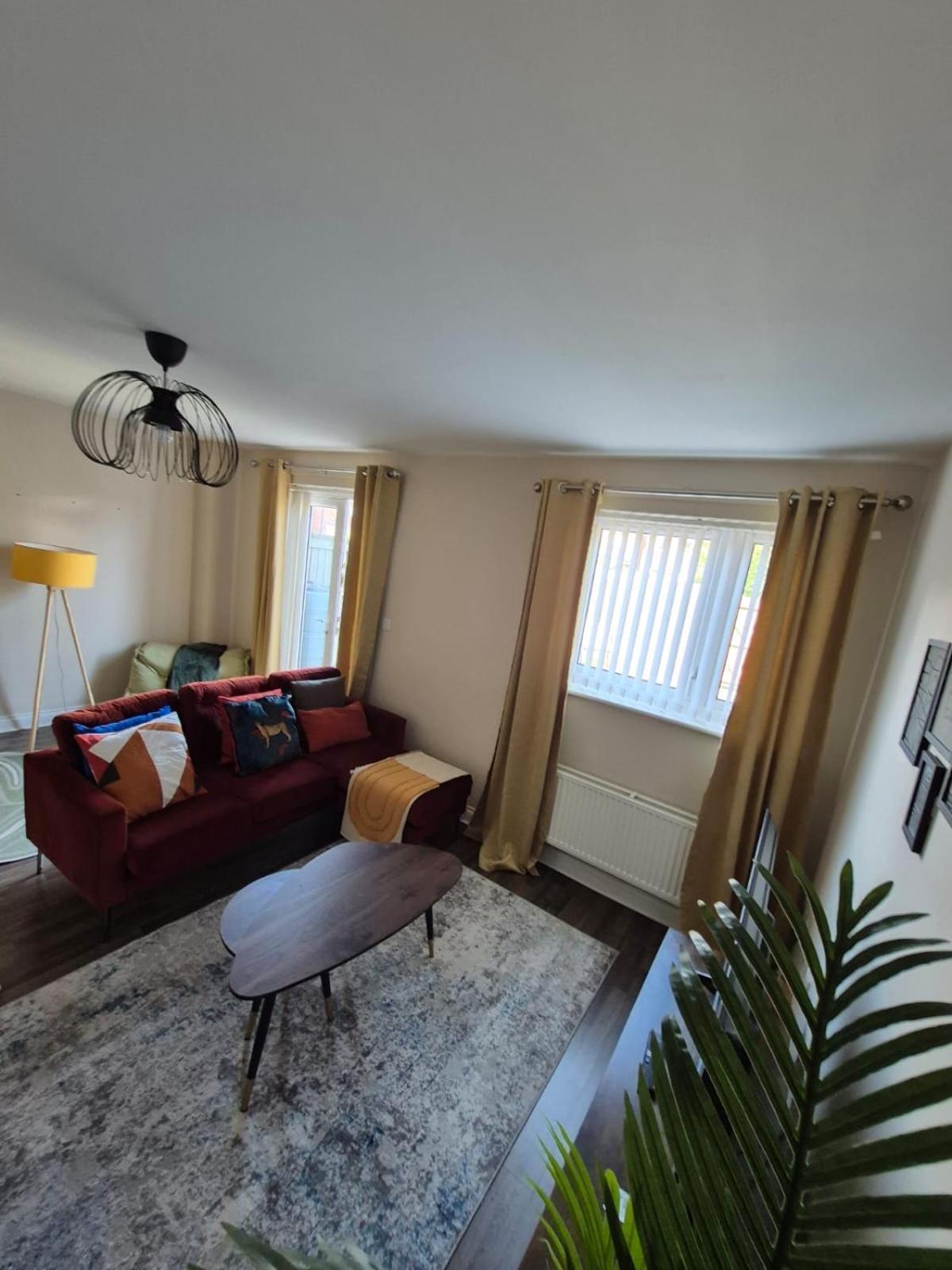Modern Rooms In 4-Bed House - Walking Distance To Coop Live ,Etihad, Ancoats And City Centre