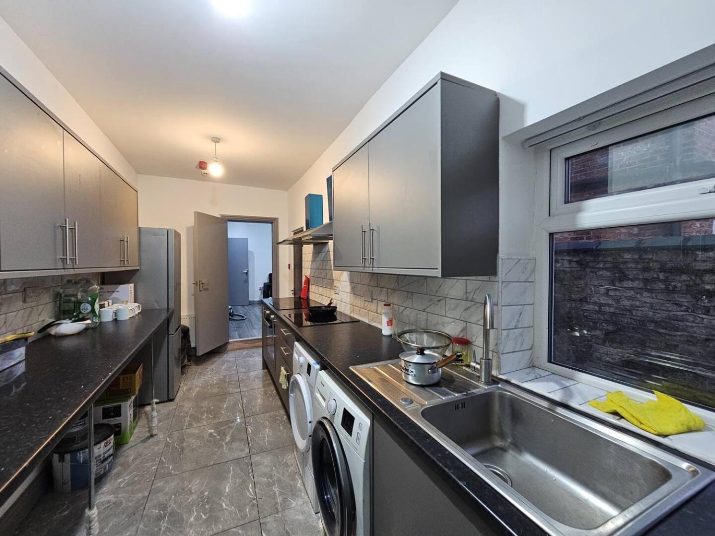 Landcross Co-living - Private Self-cater