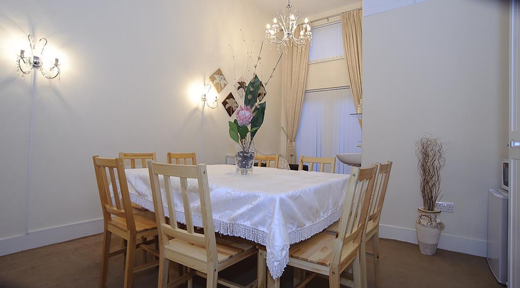 Apartment Park Hall