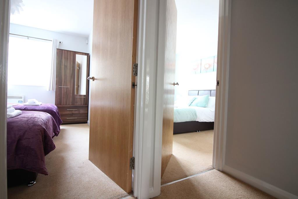 Diamond - The Trafford Apartment *