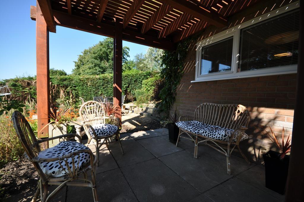 The Garden Apartment, Near Airport & * Manchester