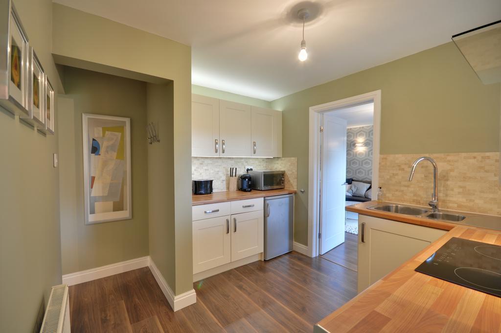 The Garden Apartment, Near Airport & Apartment *