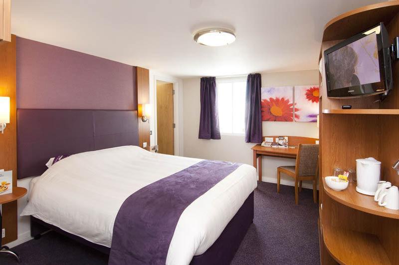 Premier Trafford Centre South 3*