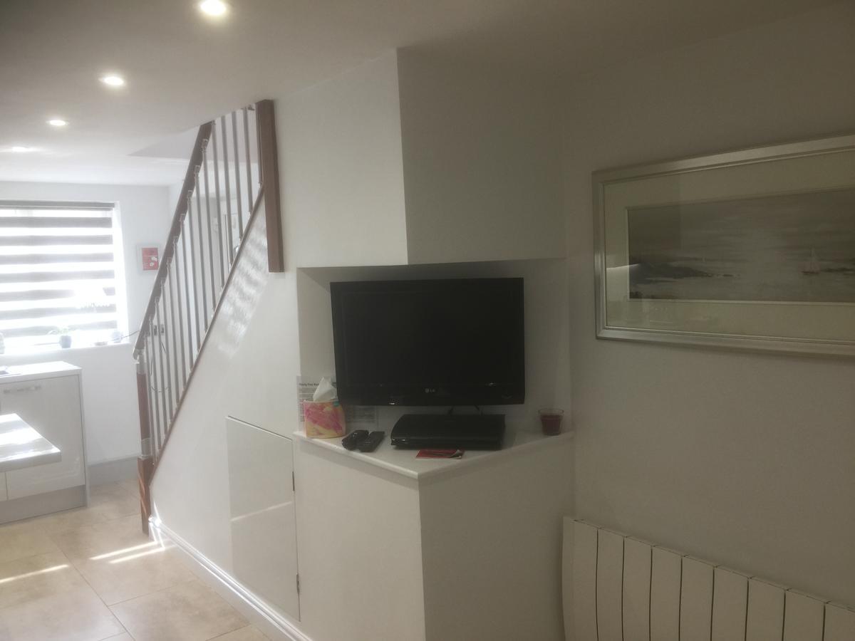 Apartment Thirty Five Rosewood