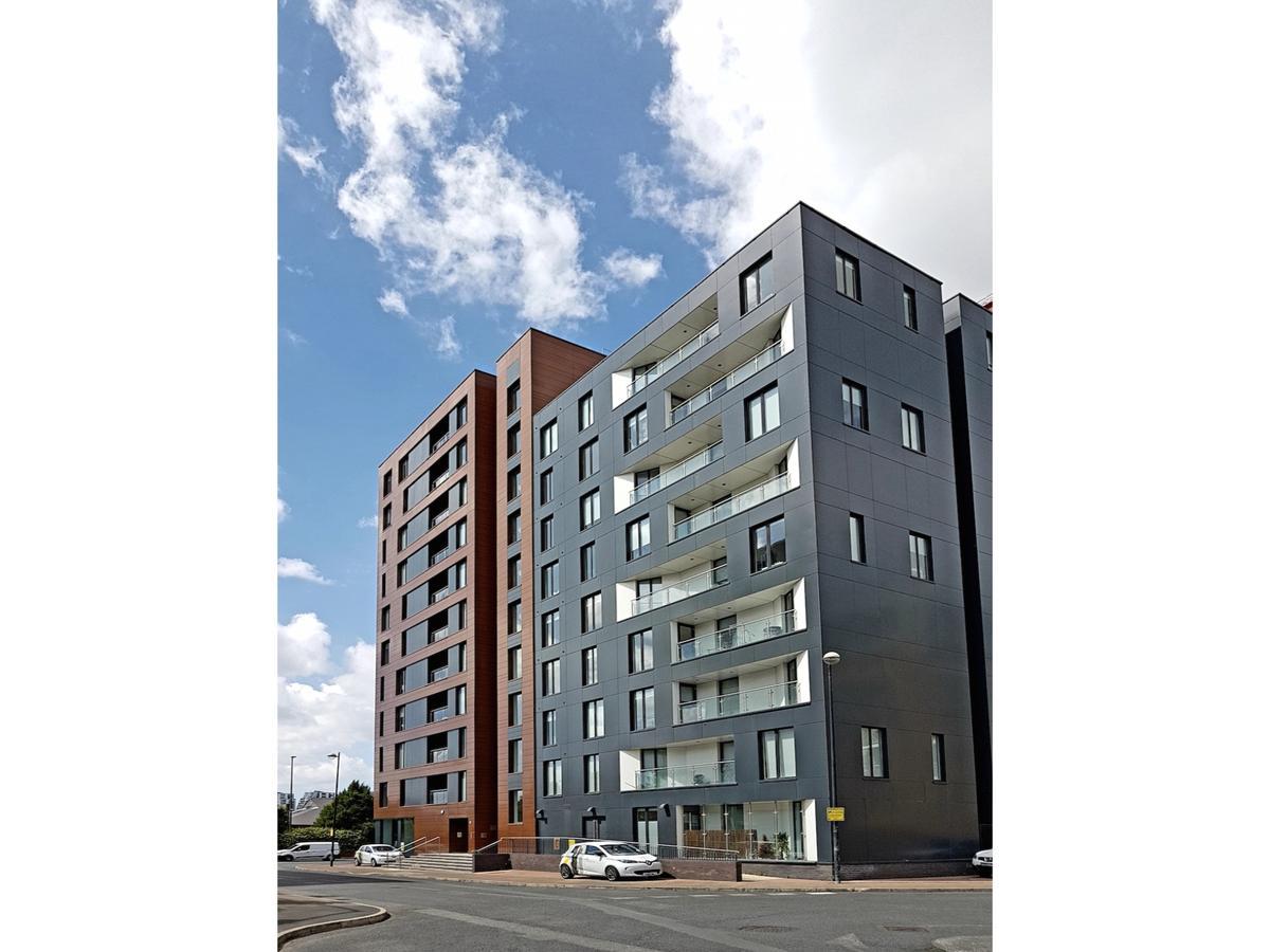 Stunning & Spacious 2br In Mediacityuk *