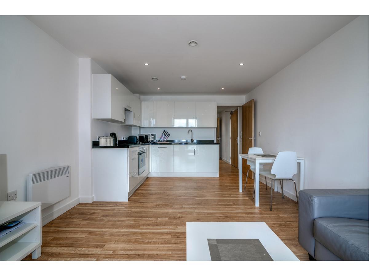 Apartment Stunning & Spacious 2br In Mediacityuk *