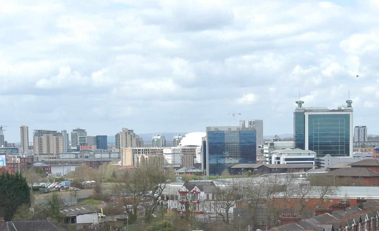 Approved Serviced Park Rise Apartment Manchester