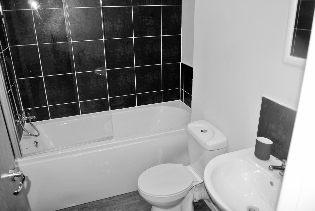 Approved Serviced Park Rise Apartment Manchester