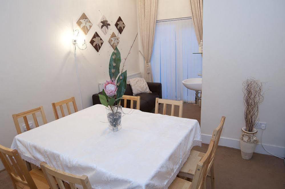 Apartment Park Hall