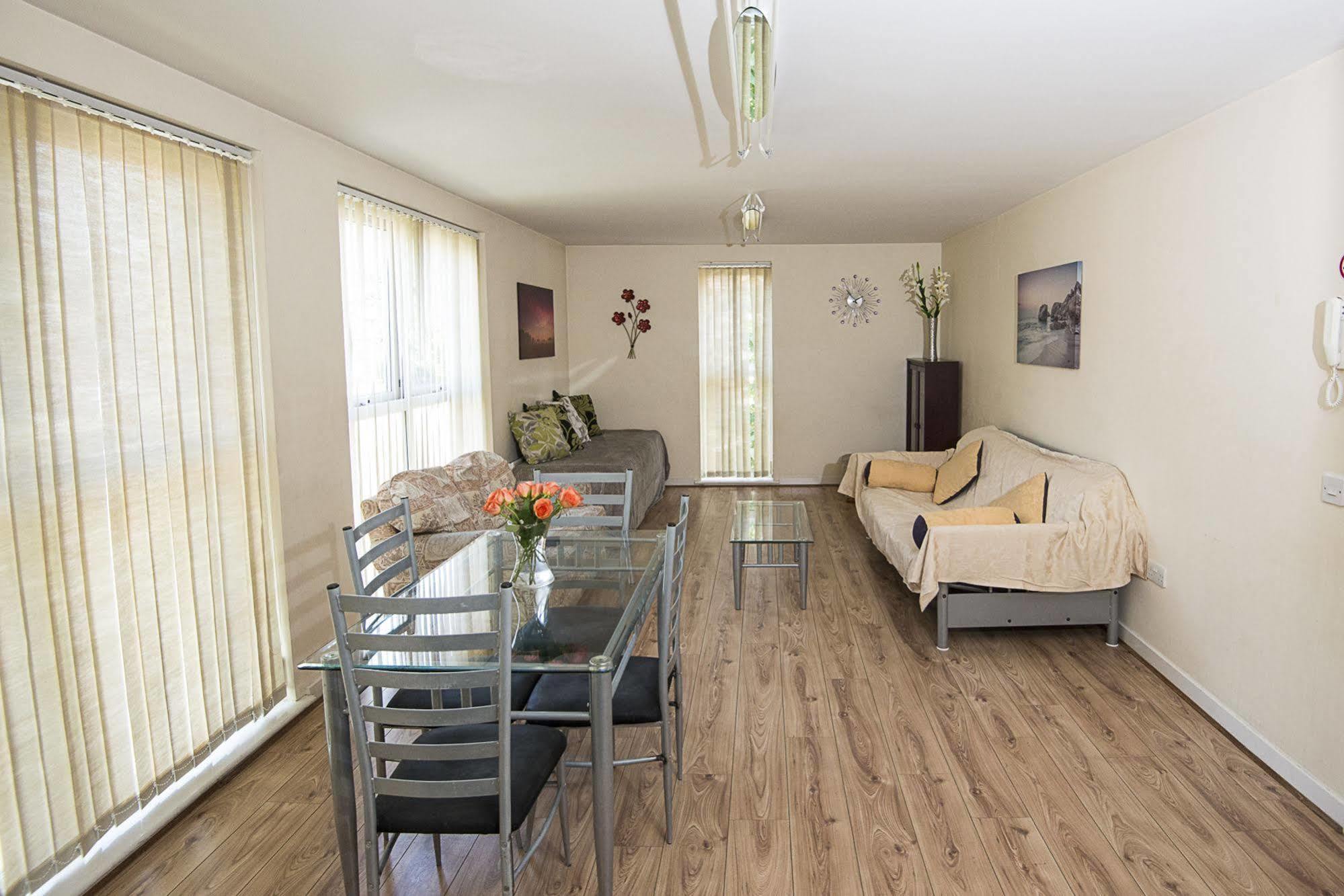 Apartment Park Hall *