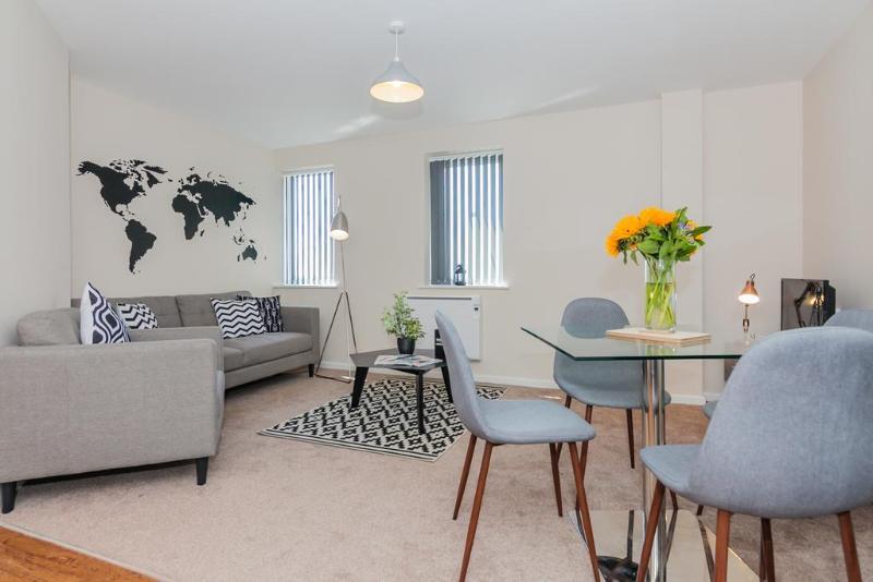 Approved Serviced Park Rise * Manchester