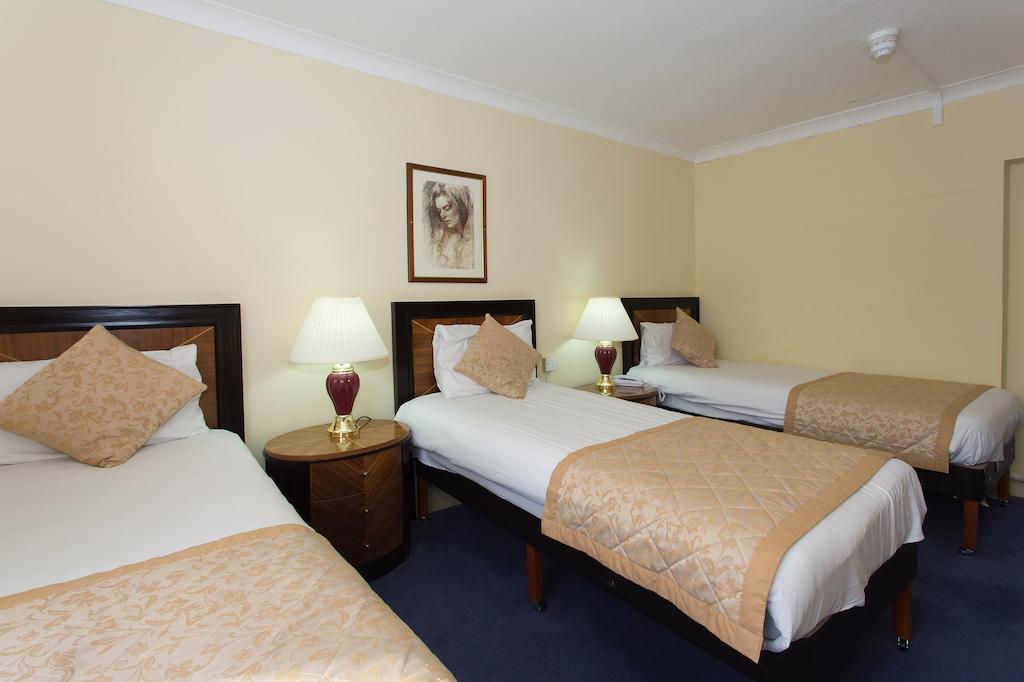 Britannia Country House & Spa Hotel 3*