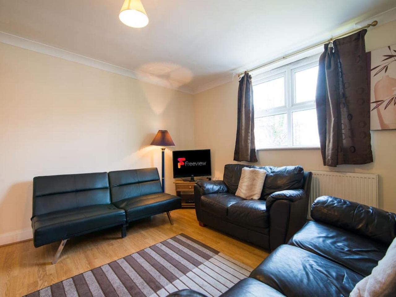 Appartement Long Reduced Rates 3p