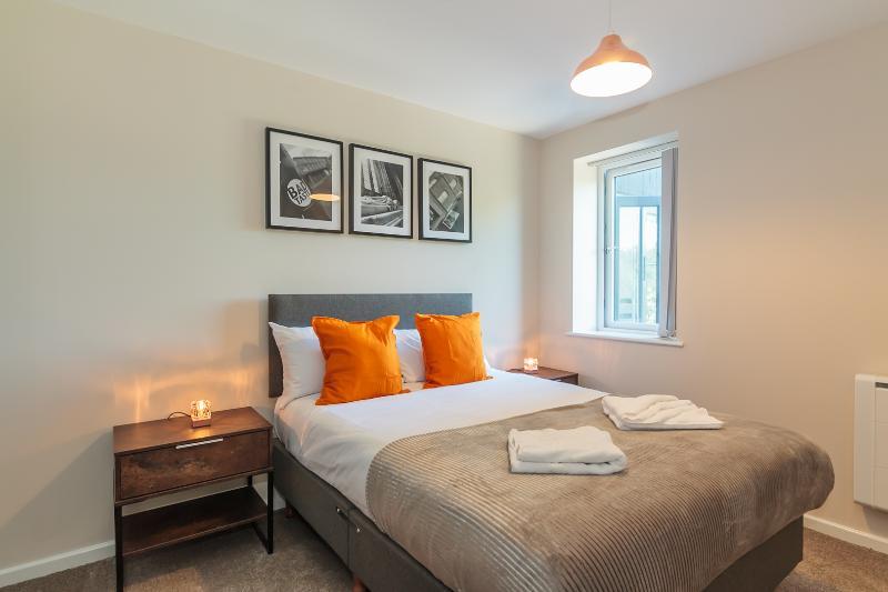 Approved Serviced Park Rise * Manchester