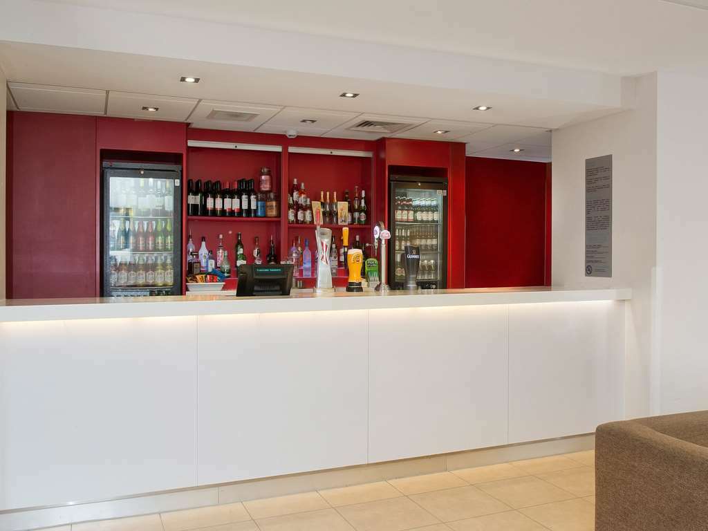 Travelodge Salford Quays Hotel 3*