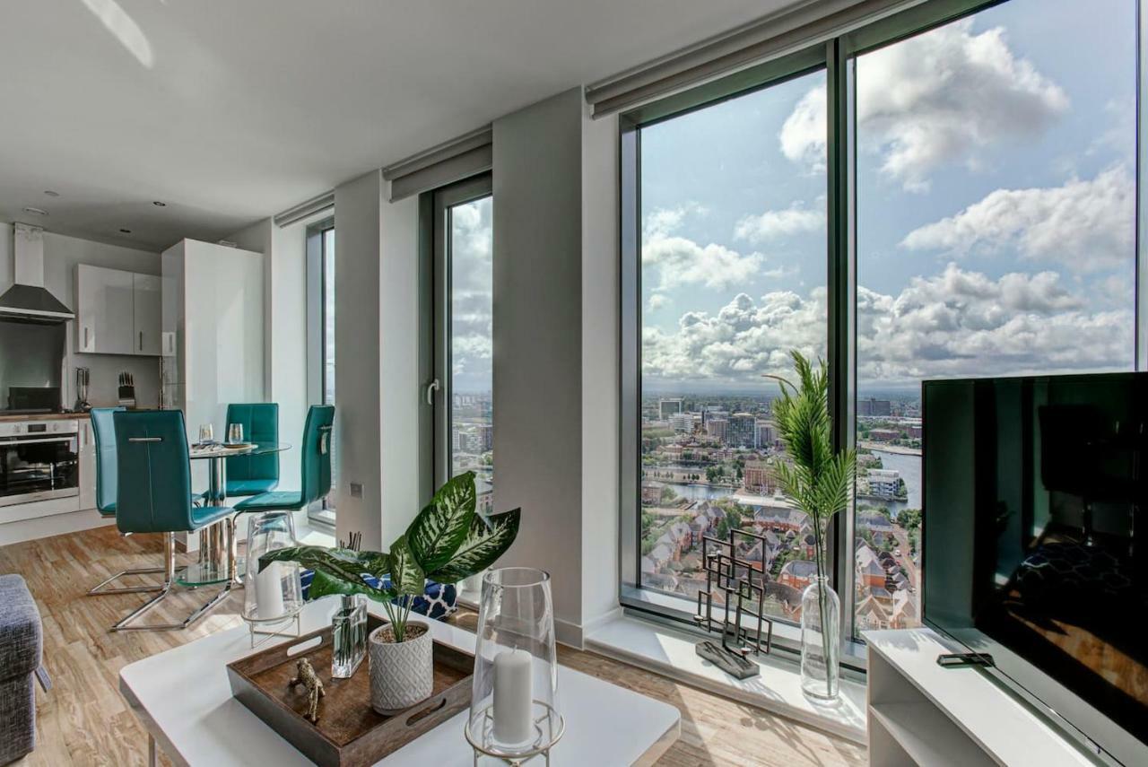 The Penthouse Of The Quays - Parking Apartment Manchester