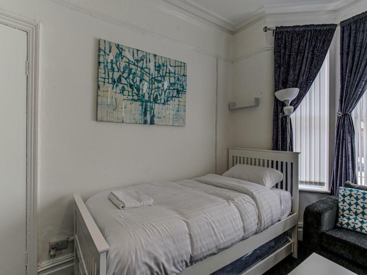Entire Studio Walking Distance To Mufc! Manchester