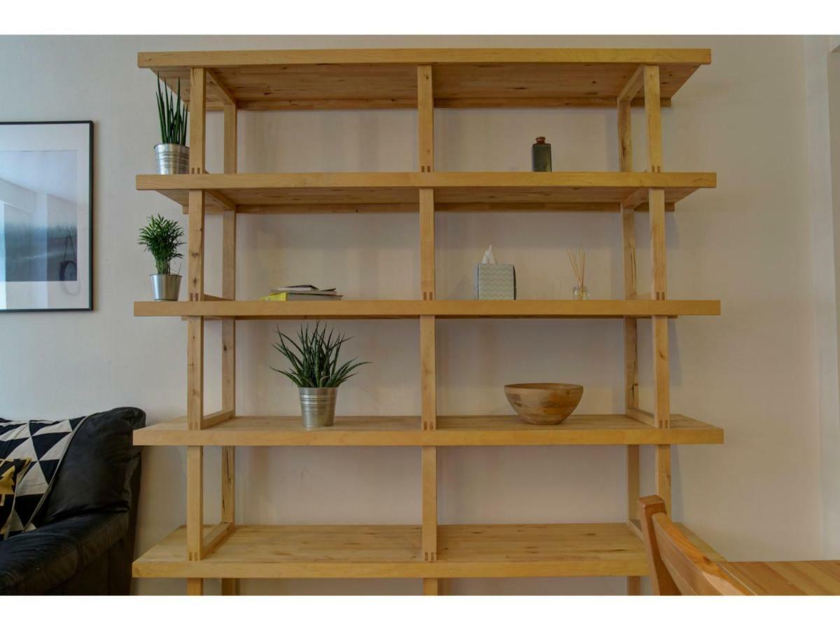 Delightful & Spacious 2bd Apt For 6, Mcr!