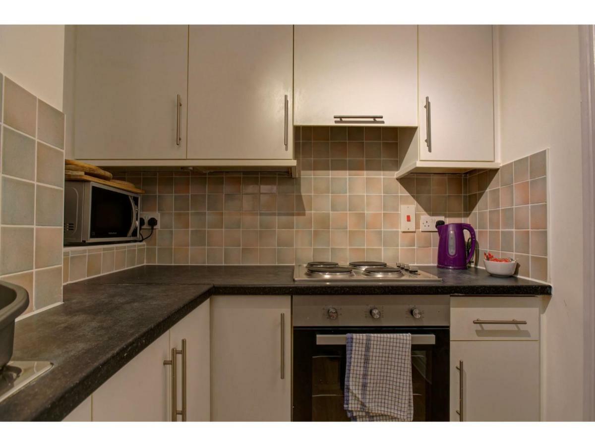 Delightful & Spacious 2bd Apt For 6, Mcr!