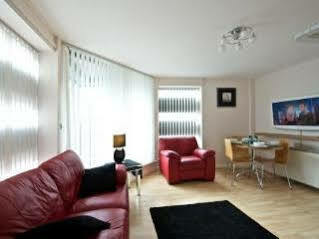 Dreamhouse Centre *