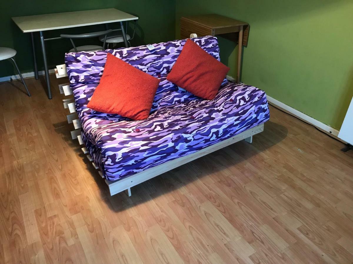 Flat 9a Badby Close * Manchester