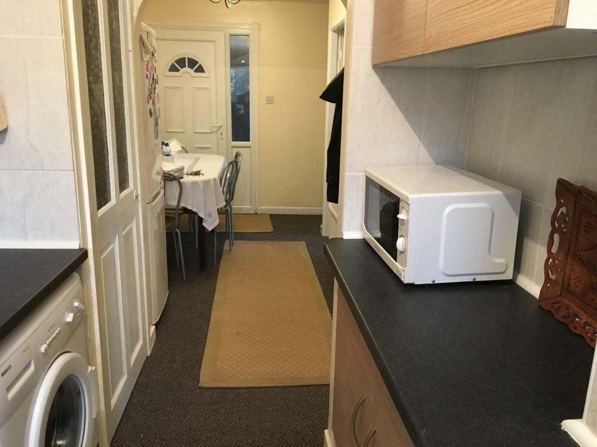 Holiday home 2bed New Bungalow, Central Manchester, Uk *