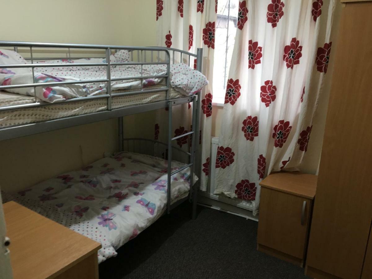 Holiday home 2bed New Bungalow, Central Manchester, Uk Manchester