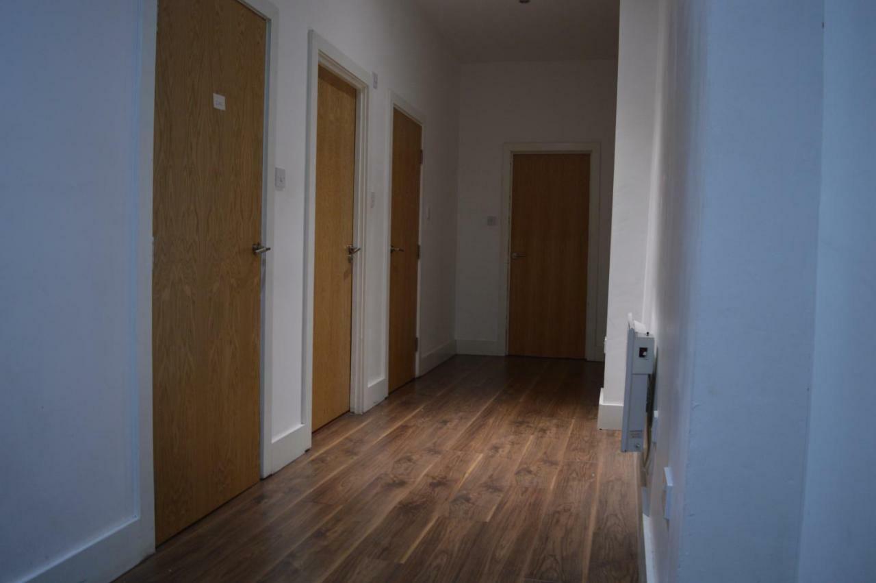 Spacious Shude Hill With Balcony Apartment