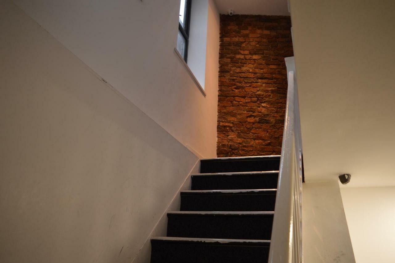 Spacious Shude Hill With Balcony Apartment