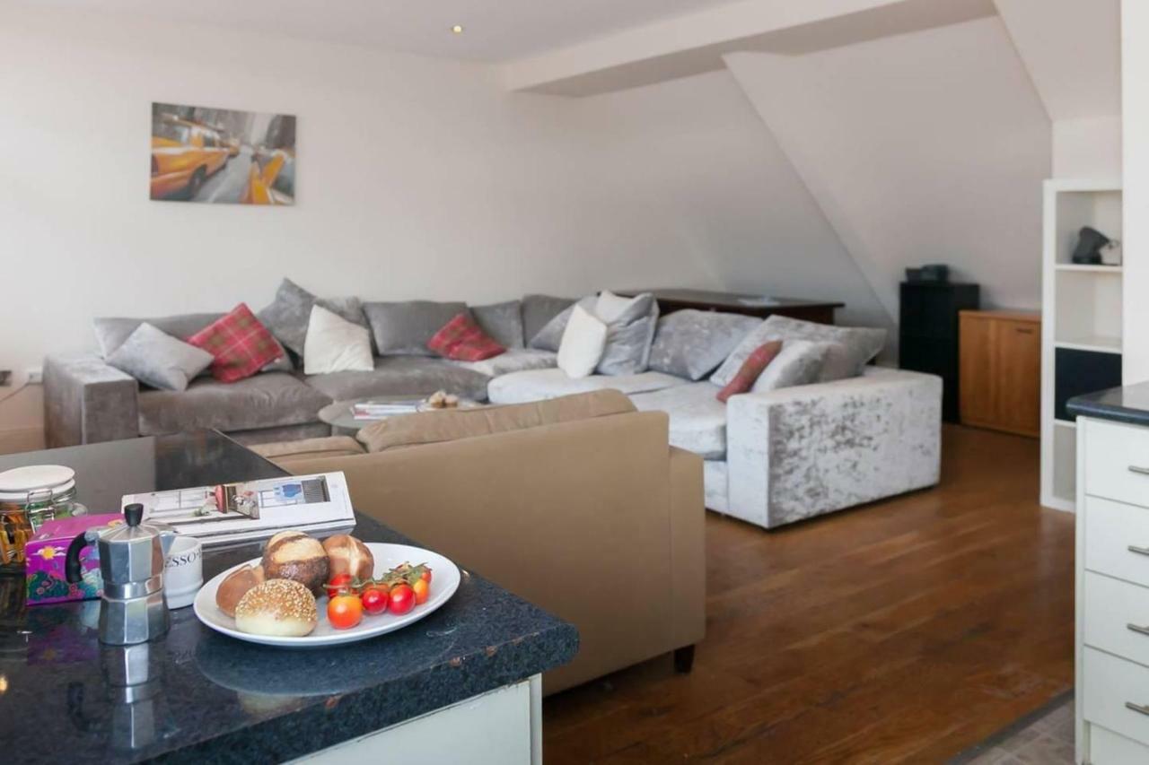 Penthouse With Rooftop Terrace Apartment *
