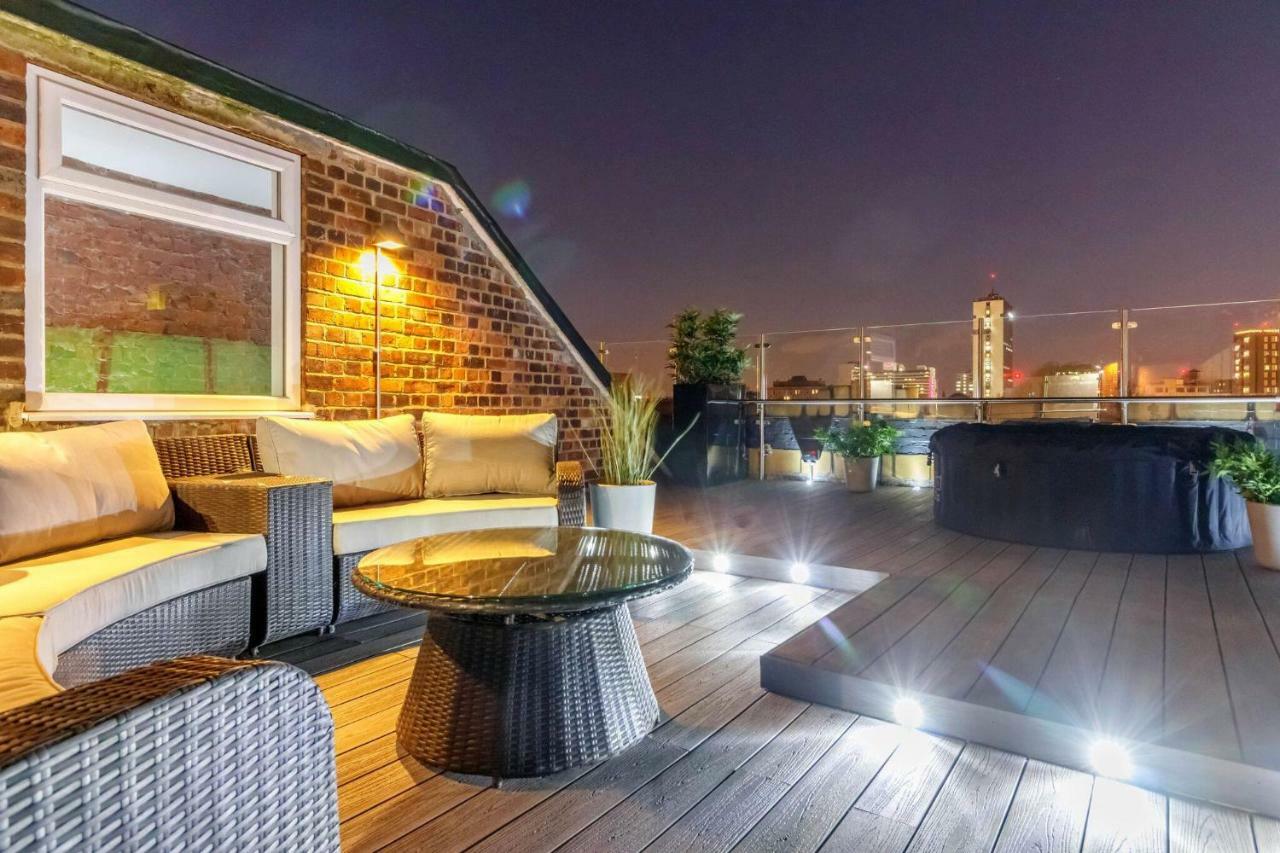 Swan Street Penthouse With Rooftop Terrace