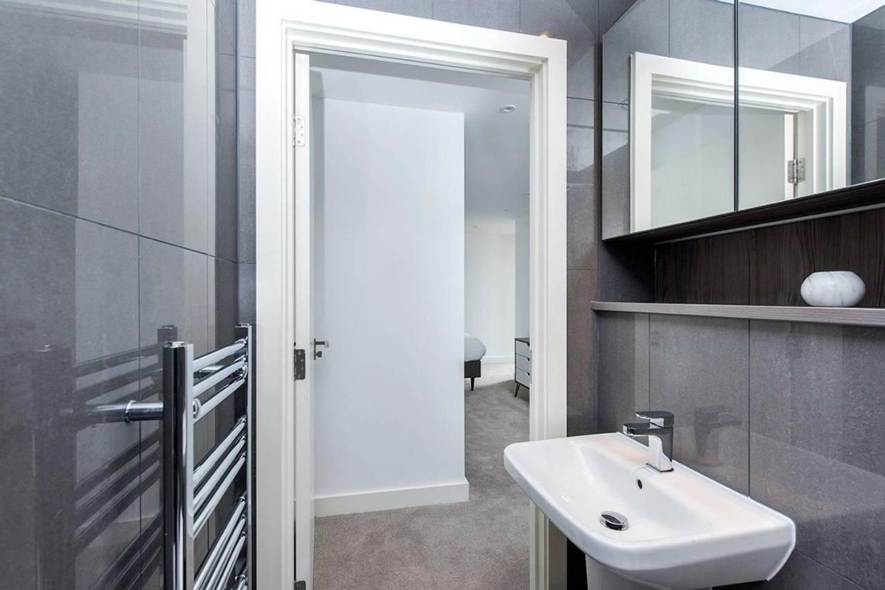 Gorgeous 3br In The Heart Of Apartment