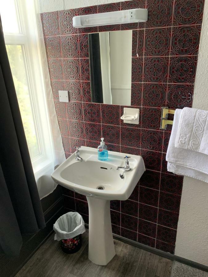 - Free Parking Guest house *