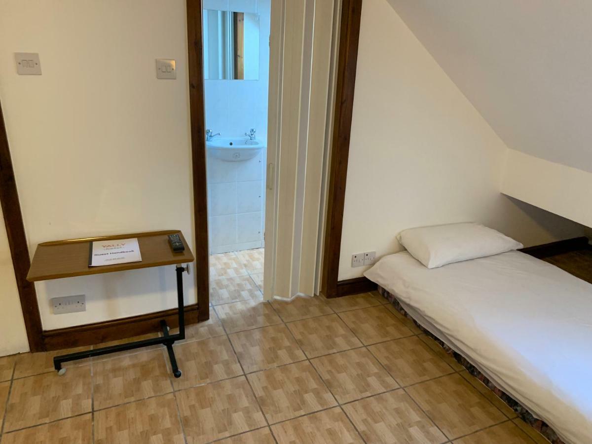 Guest house - Free Parking *