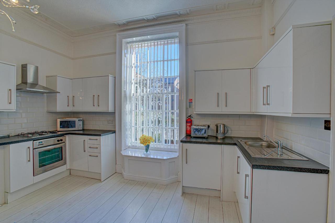 The Ultimate House Sleeps 30 Holiday home Manchester