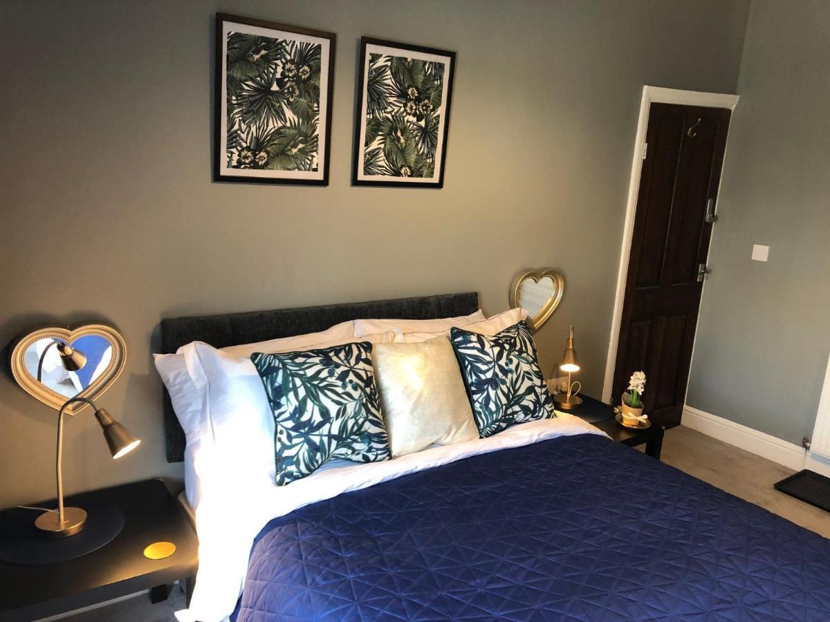 Guest house 3. Stylish Private Double Near Centre