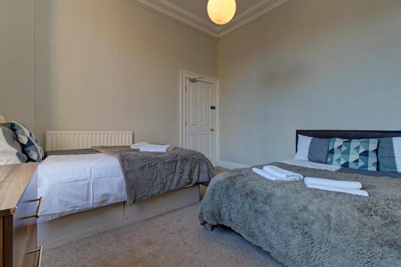 The Ultimate House Sleeps 30 *