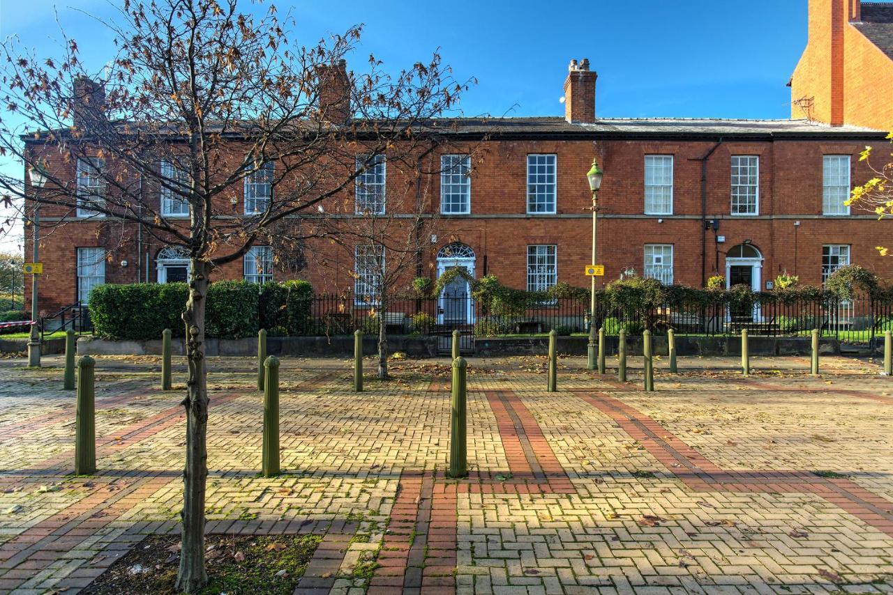 Holiday home The Ultimate House Sleeps 30