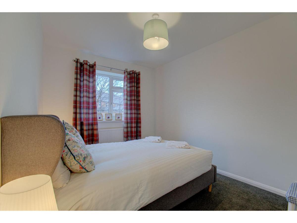 Gorgeous 3 Bed Near Airport Holiday home