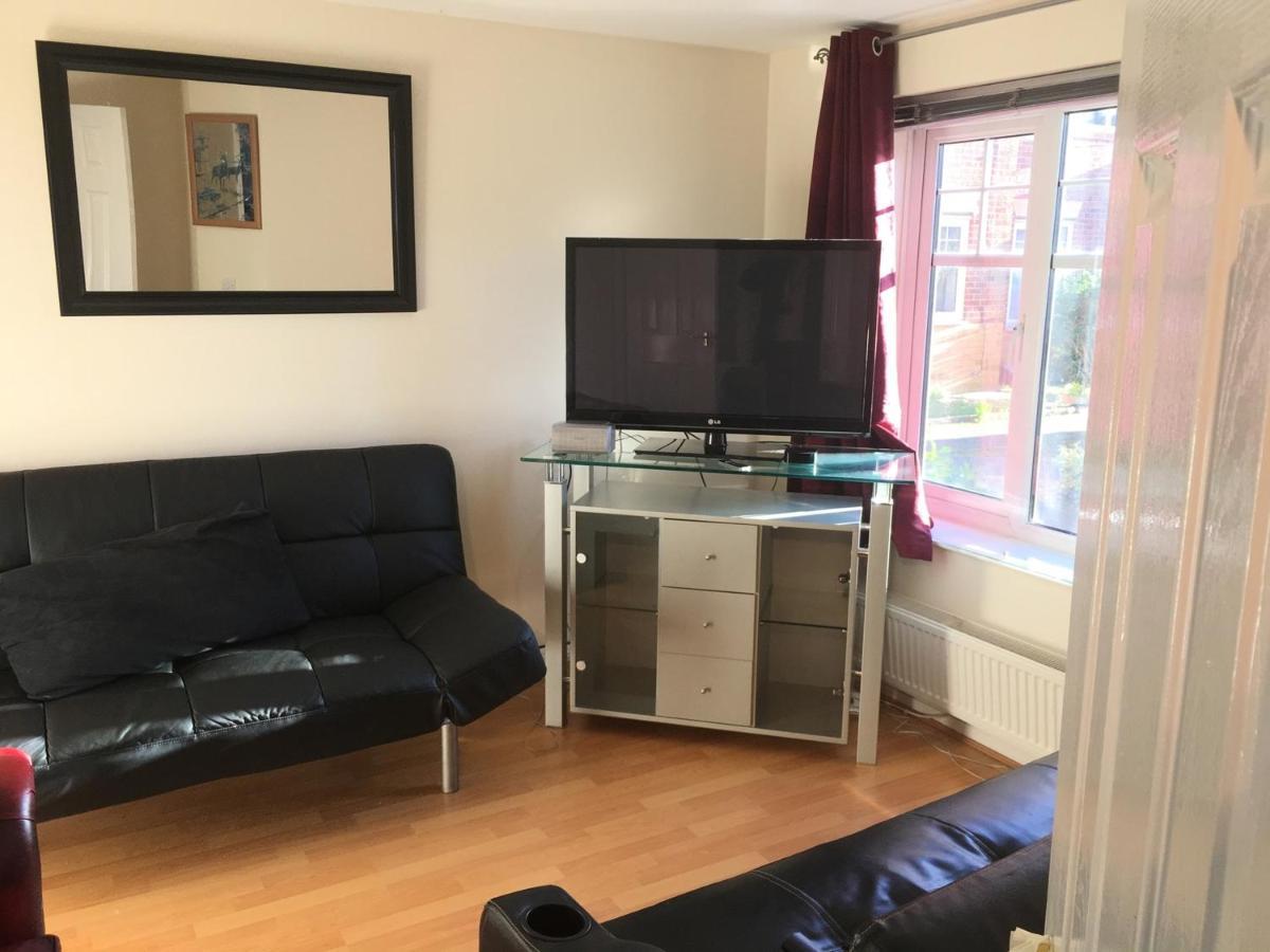 My-places Abbotsfield Court Townhouse 4 Guest house Manchester