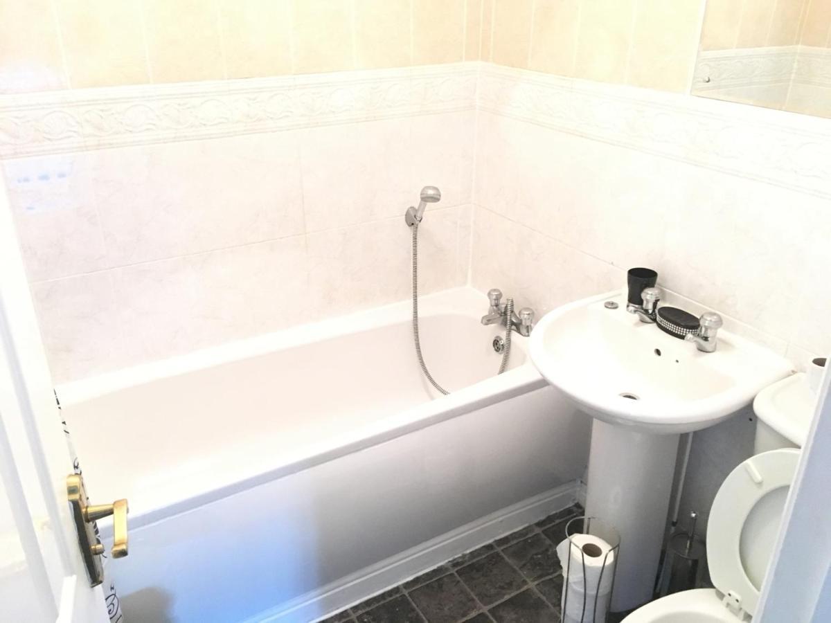 Guest house My-places Abbotsfield Court Townhouse 4 Manchester