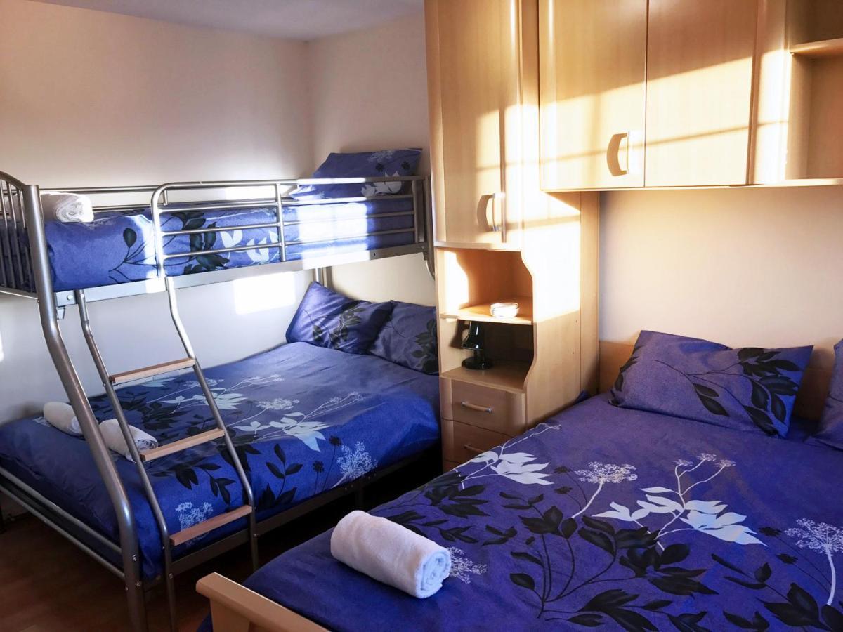 My-places Abbotsfield Court Townhouse 4 Guest house