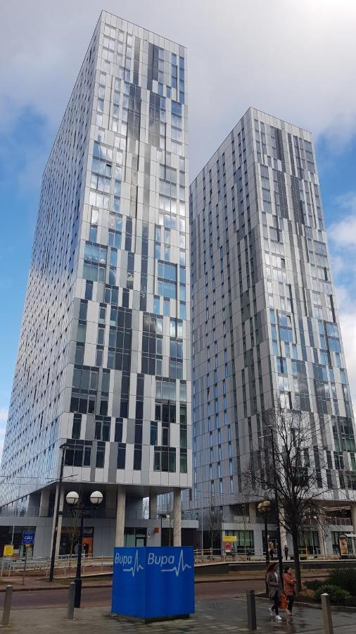 X1 Media City 3 Bedroomed Free Wifi & Free Parking Appartement