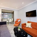 Beautiful Cozy Home With Free Parking