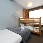 Mason Street Apartment Sleeps 16