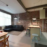 Mason Street Apartment Sleeps 16