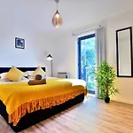 Budget Friendly Apartment With Twin Beds & Parking